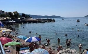 Šok za turiste: Zabranjeno kupanje na poznatim plažama u Crnoj Gori