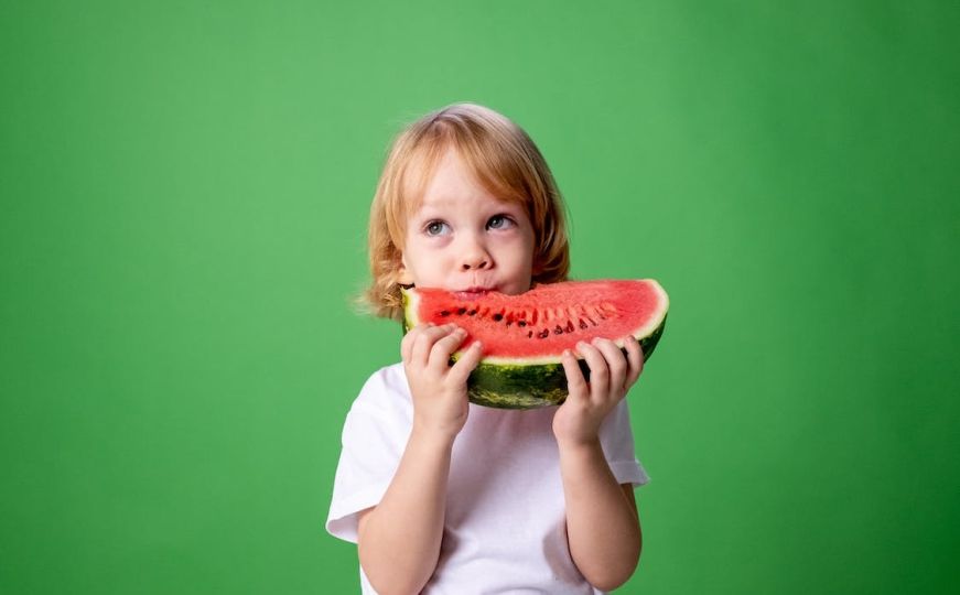 Od osvježenja do zdravstvenih problema: Šta izaziva pretjerano konzumiranje lubenice?