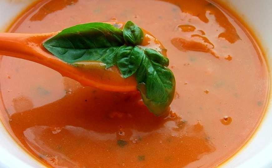 Jednostavan i brz ručak: Donosimo vam najbolji recept za ljetnu paradajz čorbu
