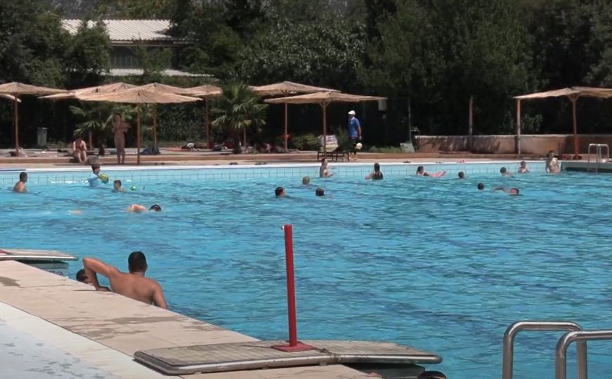 U Mostaru temperature rastu i do 40 stepeni, građani spas pronalaze u bazenima i rijekama