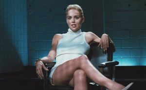 Sharon Stone se skinula u donji veš i oživjela kultnu filmsku scenu: "Sirovo... vaša"