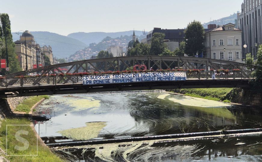 Na mostu na Skenderiji osvanuo novi transparent