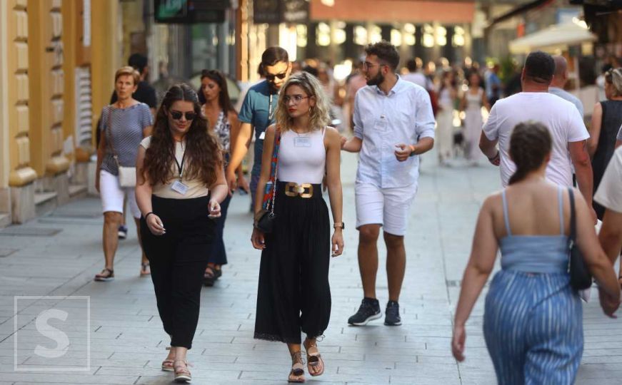 Ljetna moda na užarenom asfaltu: Prošetajte s nama ulicama Sarajeva