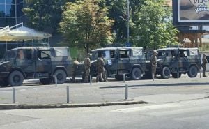 Šta se dešava u ovom bh. gradu? Više vozila EUFOR-a parkirano u centru