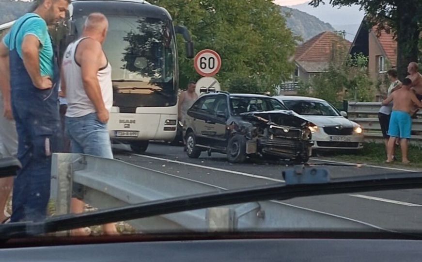 Autobus se vraćao iz Makarske u BiH i učestvovao u sudaru: Ima povrijeđenih