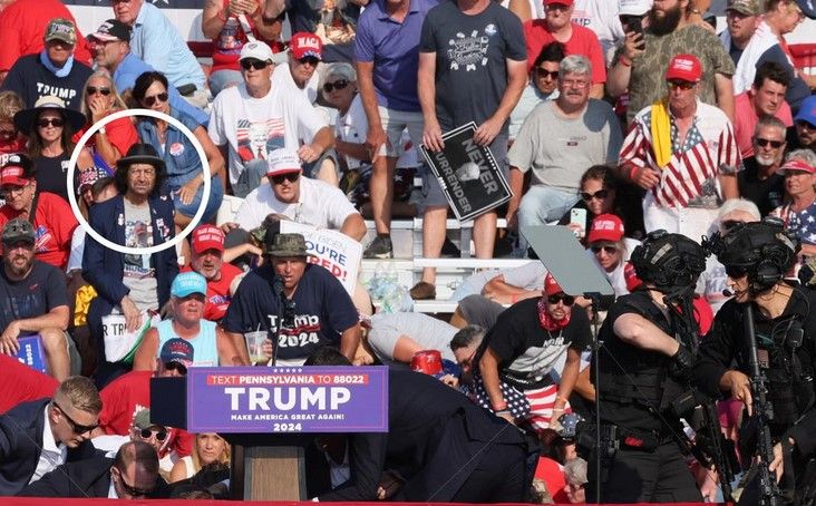 Mreže bruje o 'misterioznom čovjeku' sa šeširom koji je bio na Trumpovom skupu. Evo ko je on