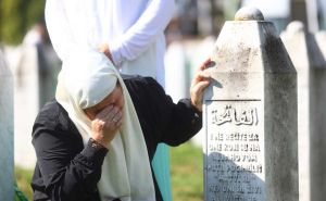 Majke Srebrenice i preživjele žrtve poručile Delegaciji EU: Ili se izvinite ili napustite BiH!