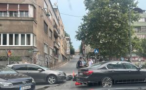 Nova saobraćajna nesreća u Sarajevu: Povrijeđen motociklista