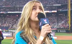 Američka pjevačica zgrozila naciju izvedbom himne pa poručila: "Izvinjavam se, bila sam pijana..."