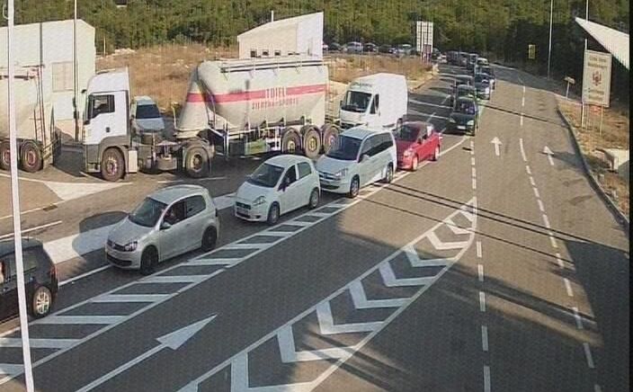 Važno obavještenje za vozače: Velike gužve na ovim graničnim prijelazima u BiH