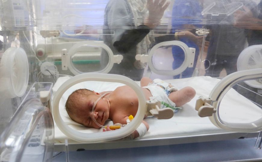 Beba u Gazi spašena iz stomaka majke ubijene u izraelskom napadu