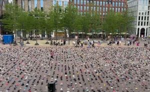 Dirljiv performans u Holandiji: Izloženo 16.000 pari cipela za ubijenu djecu Gaze