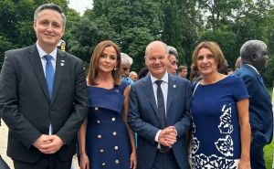 Bećirović i Scholz sa suprugama u Jelisejskoj palači: 'Nastavit ćemo prijateljstvo BiH i Njemačke'