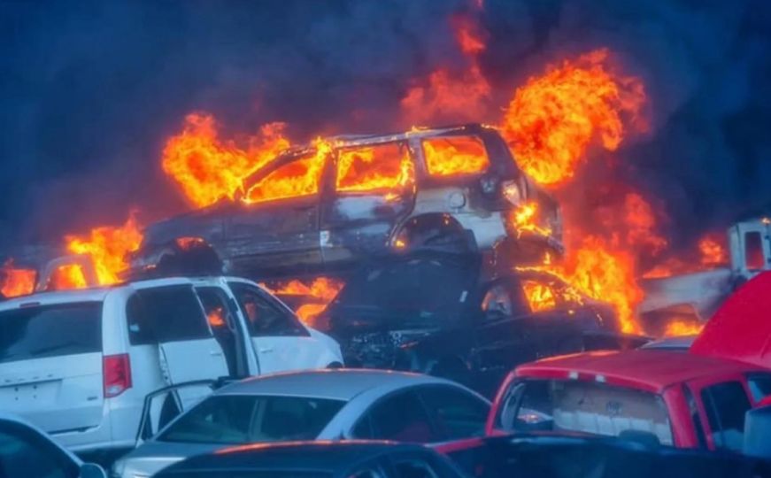 Incident u Americi: U ogromnom požaru izgorjelo 1.500 automobila
