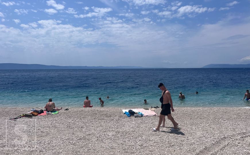 Na hrvatskoj plaži 'zaratili' zbog ležaljki pa završili u policiji: 'Proganjala me i vikala'