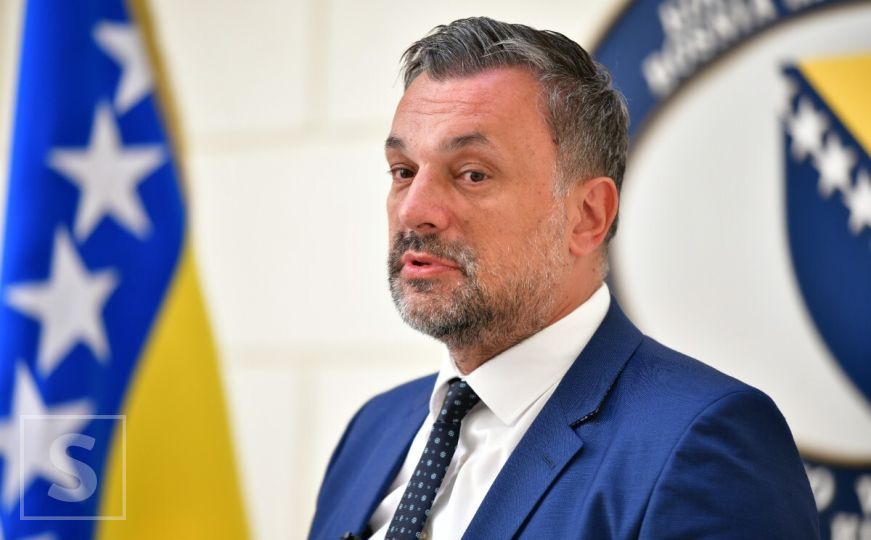 Konaković pokazao sporazum o 'isporučivanju suvereniteta': "Prošao je u oba doma Parlamenta BiH"