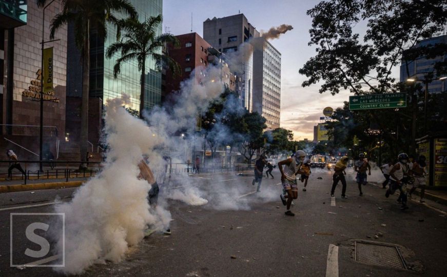 Haos na ulicama širom Venecuele nakon izbora: Jedan čovjek ubijen, deseci uhapšenih