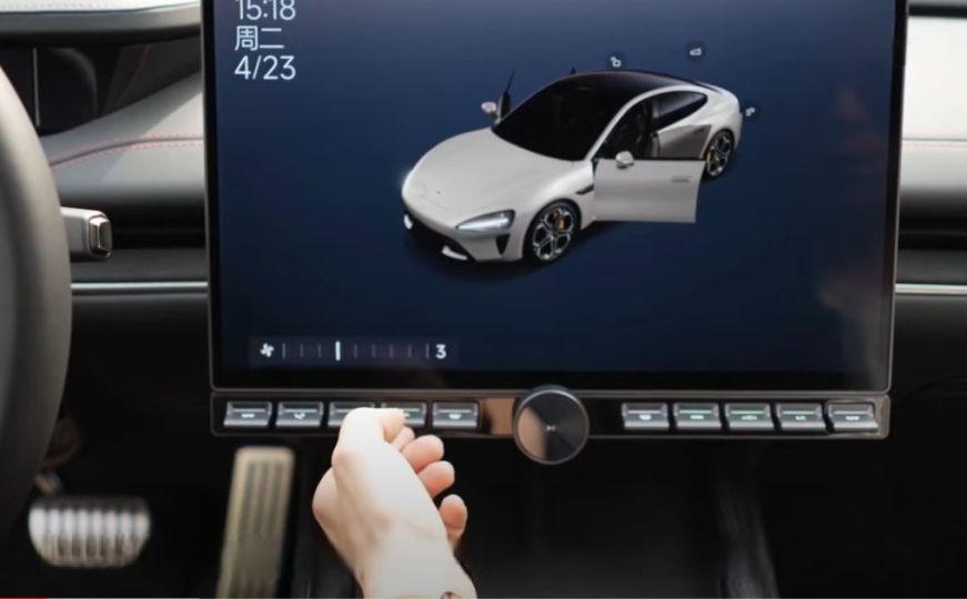 Nerviraju vas "touchscreen" opcije u vašim automobilima? Postoji jednostavno rješenje za taj problem