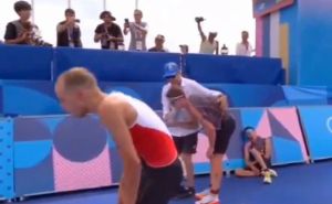 Triatlon Olimpijskih igara održan u rijeci Seni: Video takmičara nakon utrke uznemirio mnoge