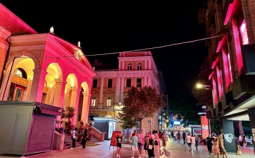 Dinamični petak navečer: Magično Sarajevo pozvalo brojne turiste i građane u noćnu šetnju