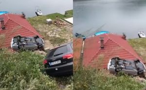Nesreća na cesti u BiH: Automobilima sletjeli u provaliju, jedan završio na krovu vikendice