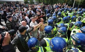 Neredi u Velikoj Britaniji, povrijeđeni policajci: 'Ovo je neoprostivo nasilje i nered'