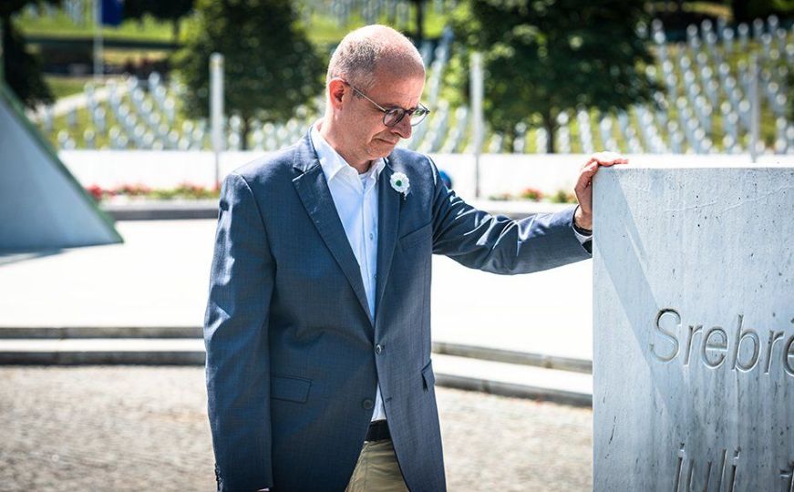 Njemački političar posjetio Memorijalni centar Srebrenica: O ovome se mora učiti u školama u Europi
