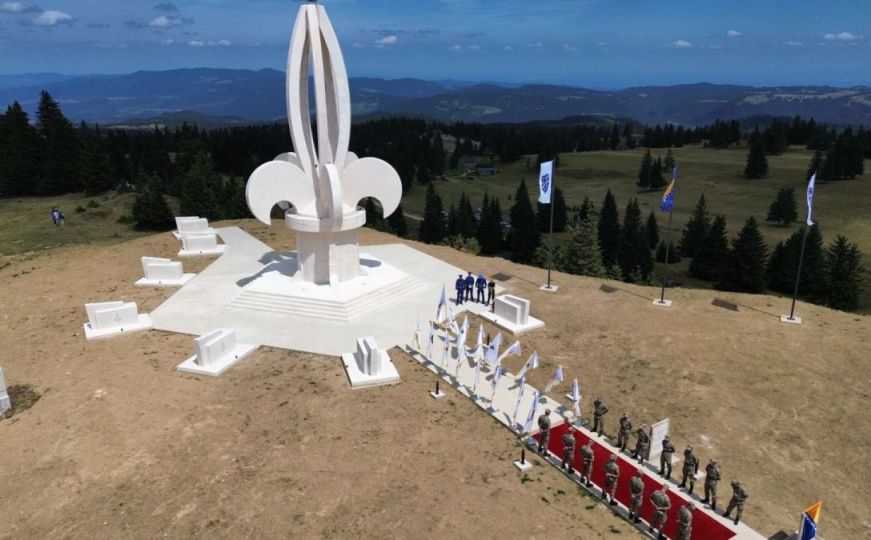 Vlašić: Otvoren spomenik "General Mehmed Alagić", pogledajte kako izgleda iz zraka