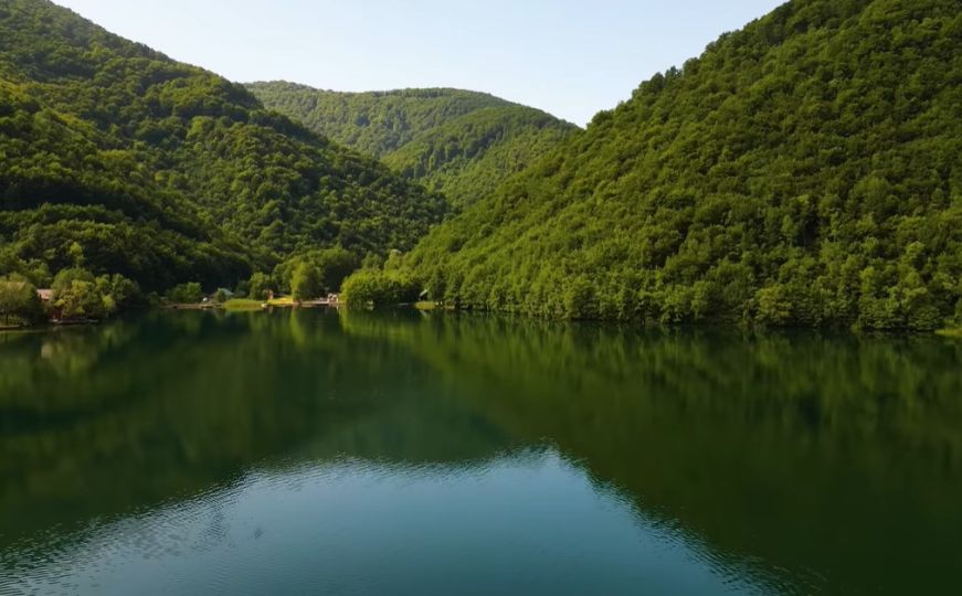 Bh. avanturista Robert Dacešin otkrio 15 najljepših jezera u Bosni Hercegovini