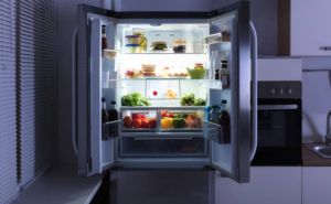 Jeste li se ikada zapitali zašto u frižideru ima svjetla, a u zamrzivaču ne? Napokon stigao odgovor