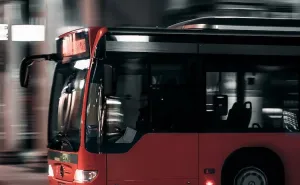Nevjerovatna priča iz Njemačke: Prevareni šofer dopustio tinejdžeru da vozi autobus