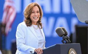 Kamala Harris vodi ispred Donalda Trumpa u tri ključne države