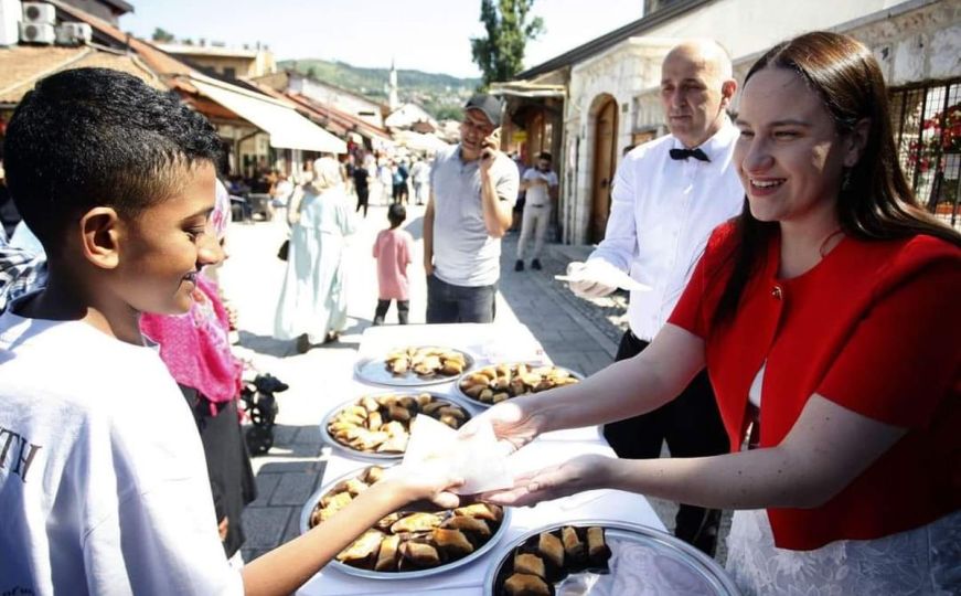 Benjamina Karić objavila lijepe vijesti: 'Naši, najbolji, jedinstveni, sarajevski - ćevapi!'