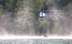 Helikopteri na terenu: Gori nepristupačni teren u Berkovićima