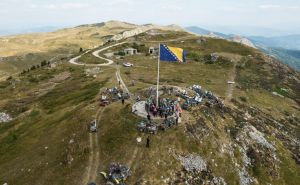 Nedeljko Elek i Ljubiša Ćosić naredili cijepanje zastave BiH na Jahorini: Slijede krivične prijave