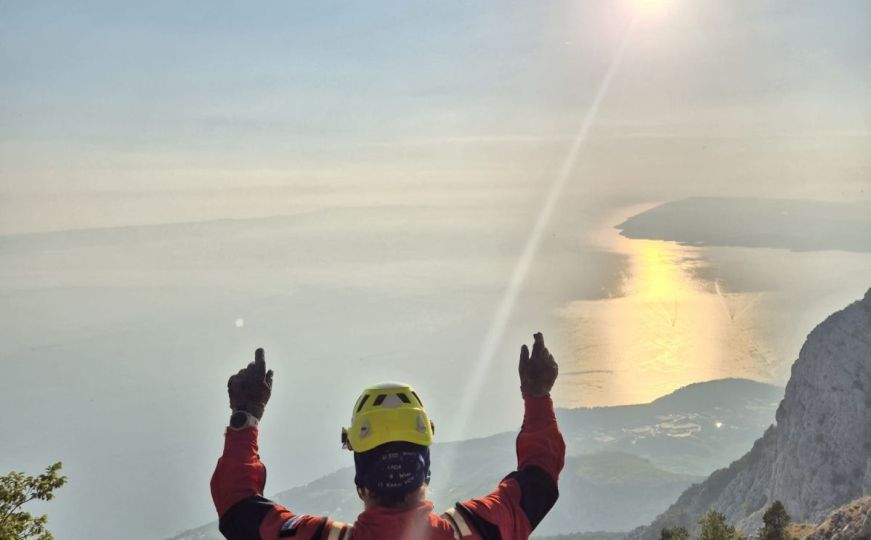 Pogledajte kako je izgledala velika akcija spašavanja kod Makarske: Unesrećenog izvukao helikopter