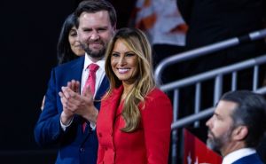 Objavila snimak koji je zaintrigrao: Melania Trump piše knjigu, a u njoj će objaviti svu istinu