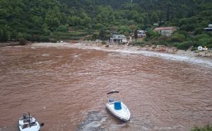 Nestvarni prizori iz Hrvatske: Bujica u potpunosti promijenila izgled uvale