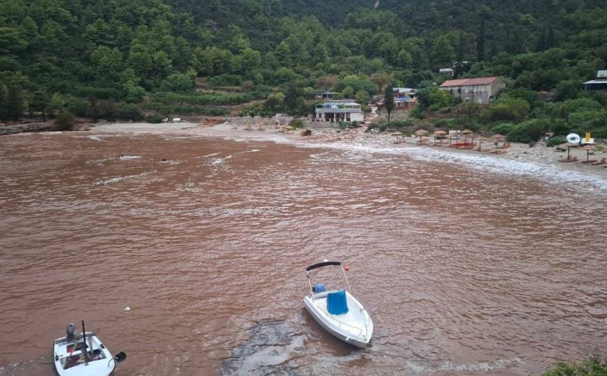 Nestvarni prizori iz Hrvatske: Bujica u potpunosti promijenila izgled uvale