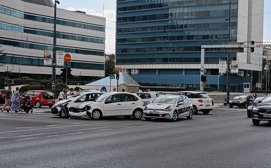 Znate li šta uraditi poslije saobraćajne nesreće? Ovo bi vam moglo znatno pomoći i spasiti život