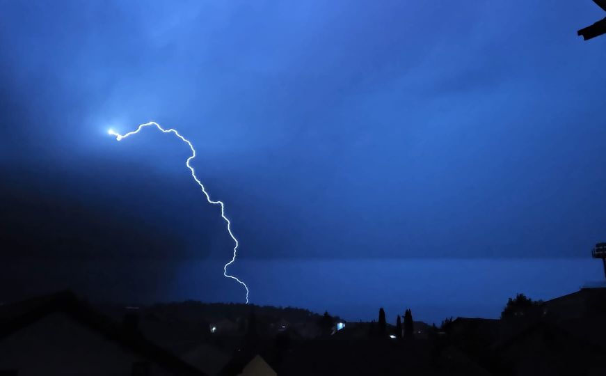 Grmljavinsko nevrijeme stiglo u ovaj dio BiH: Objavljeni snimci