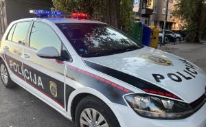 Automobil udario u električni romobil, policija vrši uviđaj