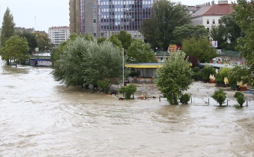 Panika zbog širenja razornog Borisa: Dunav ide ka rekordnom nivou, vojska spremna na odbranu grada