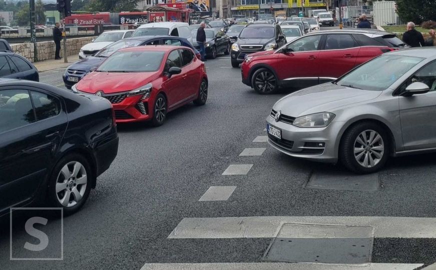 Zbog radova na cesti, velike gužve u dijelu Sarajeva