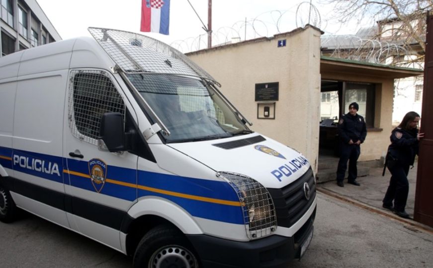 Hrvatska policija uhapsila muškarca koji je pretukao ženu pa pobjegao