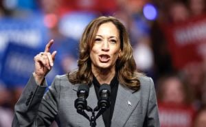 Kamala Harris prihvatila poziv CNN-a na drugu debatu, pozvala i Trumpa