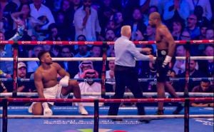 Spektakl na Wembleyu: Dubois brutalnim nokautom pobijedio Joshuu i obranio IBF-ov naslov