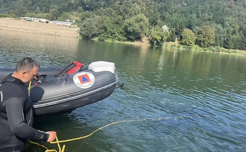 Pronađeno tijelo u Drinskom jezeru, sumnja se da je riječ o nestalom mladiću (24)