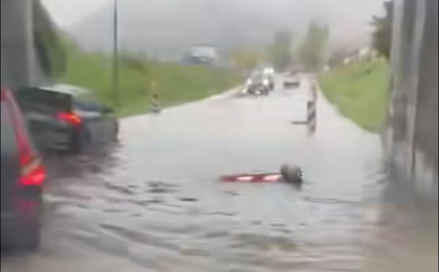 Nevrijeme uzrokuje velike probleme u BiH: Poplavljeni podvožnjak otežava saobraćaj