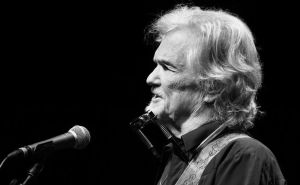 Preminuo Kris Kristofferson, ikona country muzike i poznati glumac